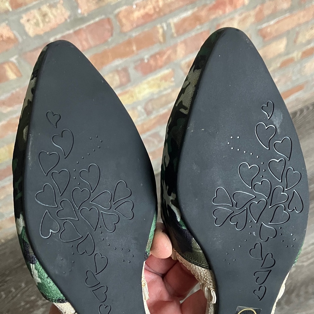 Charleston Shoe Company Blakely Camouflage Mules - Picture 10 of 17